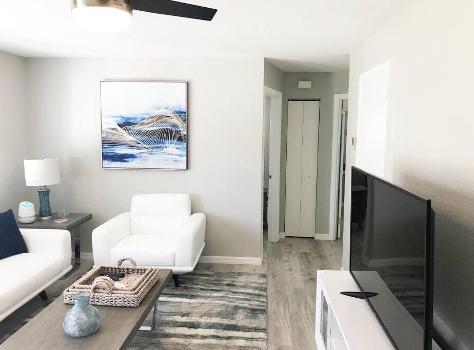 Modern Apartment - 2 Of 4 Пунта-Горда Экстерьер фото